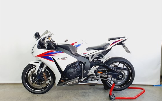 Gebrauchtmotorrad Honda CBR1000RR Fireblade - Bild 6