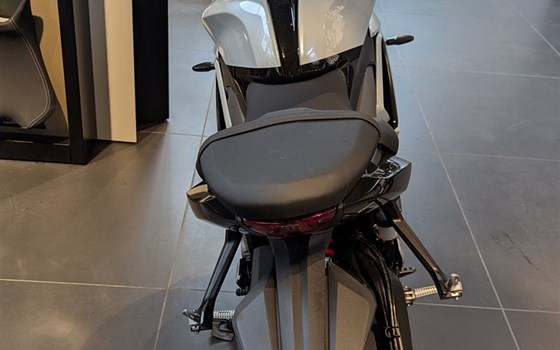 Gebrauchtmotorrad Triumph Daytona 660 - Bild 2