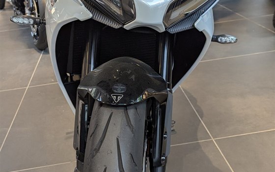 Gebrauchtmotorrad Triumph Daytona 660 - Bild 4