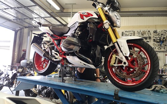 Gebrauchtmotorrad BMW R 1200 R - Bild 1 Gebrauchtmotorrad BMW R 1200 R - Bild 1