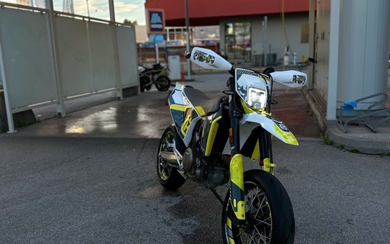 Gebrauchtmotorrad Husqvarna 701 Supermoto - Bild 4 Gebrauchtmotorrad Husqvarna 701 Supermoto - Bild 4
