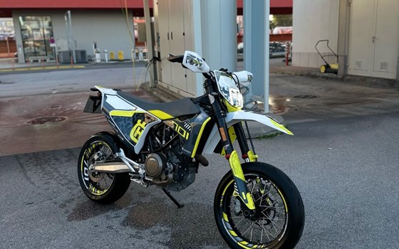 Gebrauchtmotorrad Husqvarna 701 Supermoto - Bild 5 Gebrauchtmotorrad Husqvarna 701 Supermoto - Bild 5