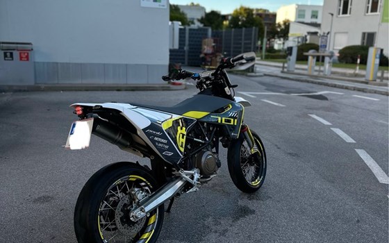 Gebrauchtmotorrad Husqvarna 701 Supermoto - Bild 3 Gebrauchtmotorrad Husqvarna 701 Supermoto - Bild 3
