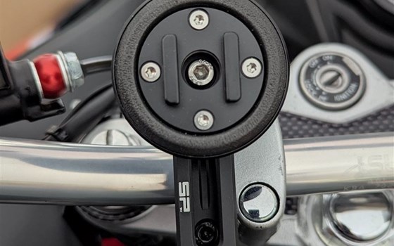 Gebrauchtmotorrad Suzuki GSX 1250 F - Bild 11 Gebrauchtmotorrad Suzuki GSX 1250 F - Bild 11