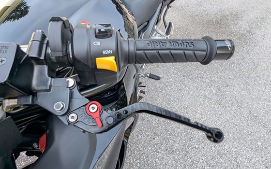 Gebrauchtmotorrad Suzuki GSX 1250 F - Bild 6 Gebrauchtmotorrad Suzuki GSX 1250 F - Bild 6