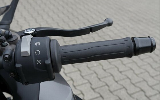 Gebrauchtmotorrad Kawasaki Ninja 1100SX SE - Bild 17