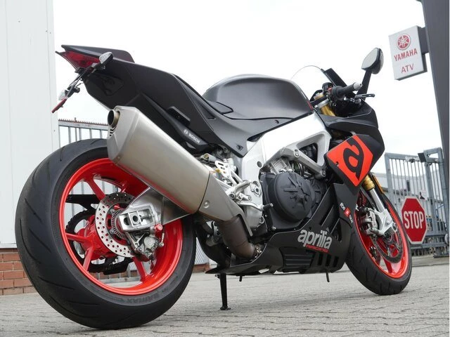 Angebot Aprilia RSV4 RR Bild 12: Angebot Aprilia RSV4 RR