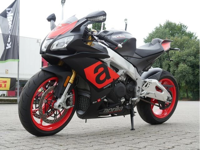 Angebot Aprilia RSV4 RR Bild 17: Angebot Aprilia RSV4 RR