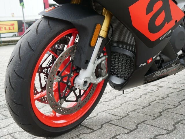 Angebot Aprilia RSV4 RR Bild 8: Angebot Aprilia RSV4 RR