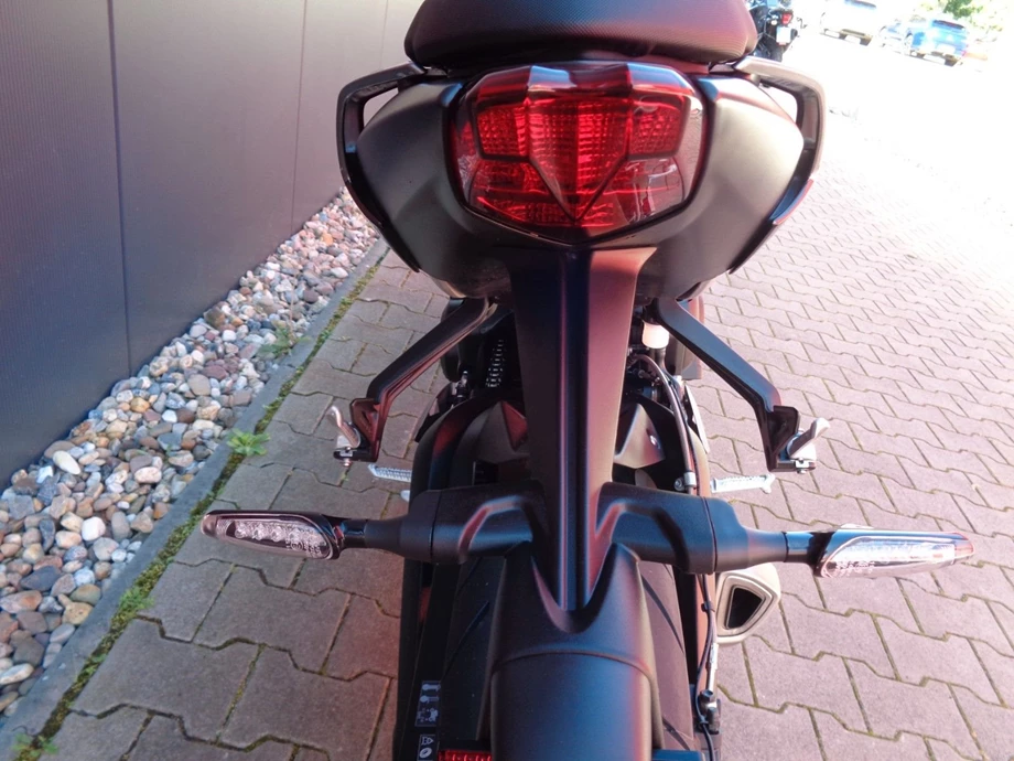 Angebot Triumph Street Triple R Bild 6: Angebot Triumph Street Triple R