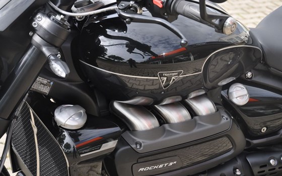 Gebrauchtmotorrad Triumph Rocket 3 Storm R - Bild 12