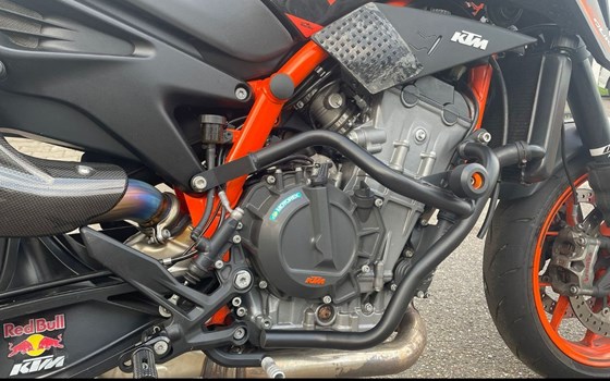Gebrauchtmotorrad KTM 890 Duke R - Bild 9