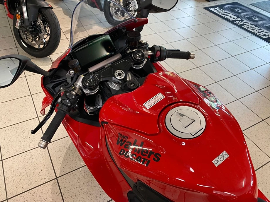 Angebot Ducati Panigale V4 Bild 3: Angebot Ducati Panigale V4