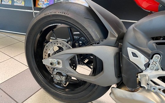 Gebrauchtmotorrad Ducati Panigale V4 - Bild 9