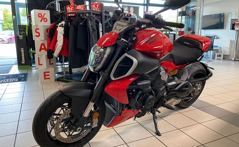 Angebot Ducati Diavel V4 Bild 2: Angebot Ducati Diavel V4