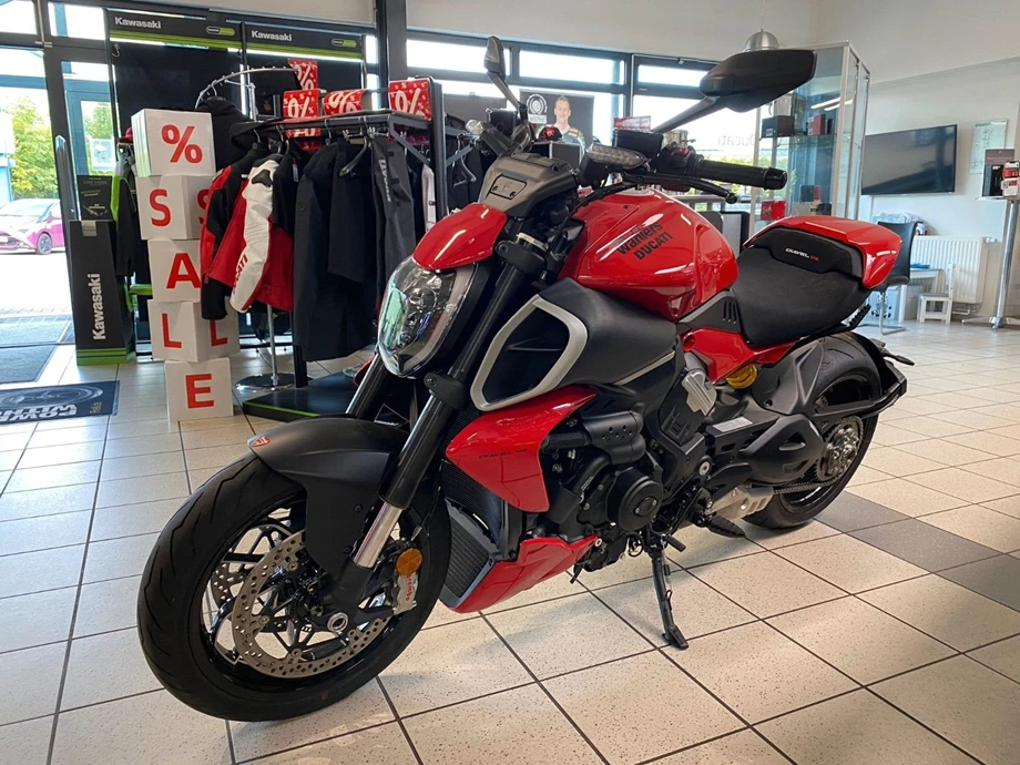 Angebot Ducati Diavel V4 Bild 2: Angebot Ducati Diavel V4