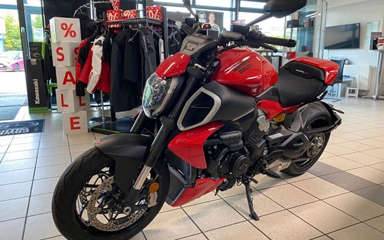 Gebrauchtmotorrad Ducati Diavel V4 - Bild 2