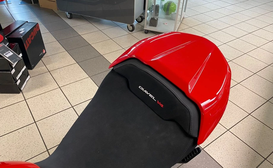 Angebot Ducati Diavel V4 Bild 5: Angebot Ducati Diavel V4