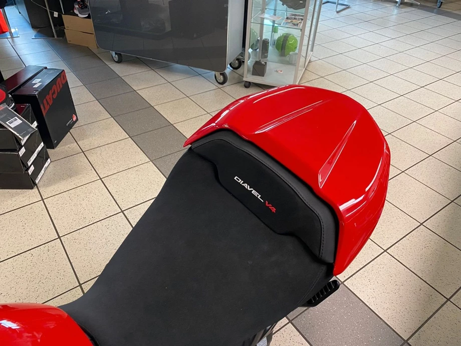 Angebot Ducati Diavel V4 Bild 5: Angebot Ducati Diavel V4