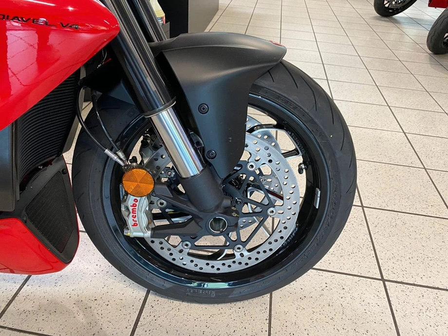 Angebot Ducati Diavel V4 Bild 7: Angebot Ducati Diavel V4