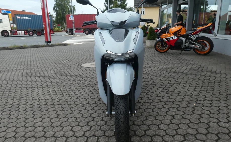 Angebot Honda SH350i Bild 3: Angebot Honda SH350i