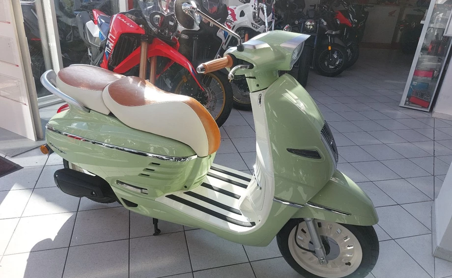 Offer Peugeot Django 50 Classic Hot Color Bild 1: Offer Peugeot Django 50 Classic Hot Color