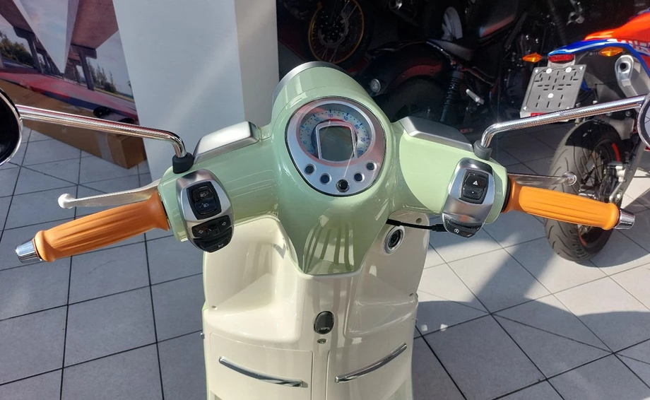 Offer Peugeot Django 50 Classic Hot Color Bild 5: Offer Peugeot Django 50 Classic Hot Color