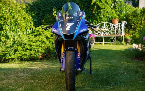 Gebrauchtmotorrad Yamaha R1 GYTR - Bild 2 Gebrauchtmotorrad Yamaha R1 GYTR - Bild 2