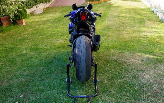 Gebrauchtmotorrad Yamaha R1 GYTR - Bild 5 Gebrauchtmotorrad Yamaha R1 GYTR - Bild 5