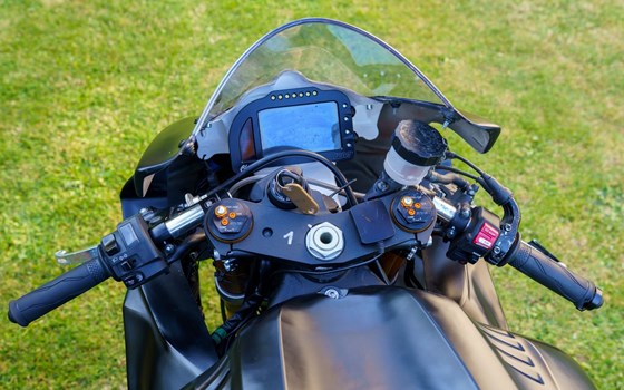 Gebrauchtmotorrad Yamaha R6 RACE - Bild 13 Gebrauchtmotorrad Yamaha R6 RACE - Bild 13