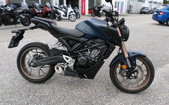 Gebrauchtmotorrad Honda CB125R - Bild 2 Gebrauchtmotorrad Honda CB125R - Bild 2