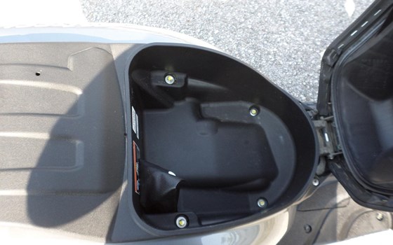 Gebrauchtmotorrad Honda SH300i - Bild 10