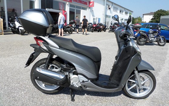 Gebrauchtmotorrad Honda SH300i - Bild 2