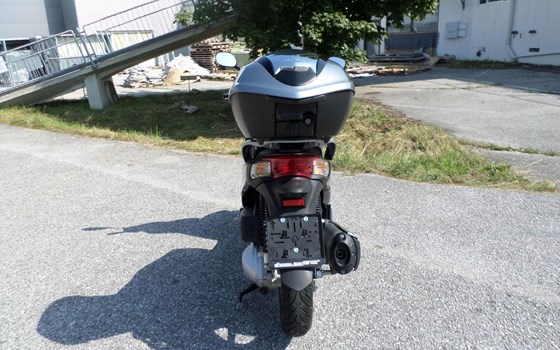 Gebrauchtmotorrad Honda SH300i - Bild 4 Gebrauchtmotorrad Honda SH300i - Bild 4