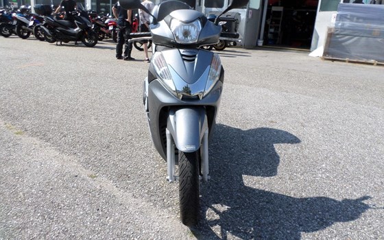 Gebrauchtmotorrad Honda SH300i - Bild 8