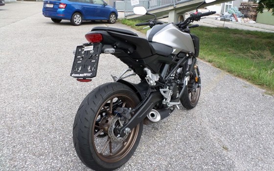 Gebrauchtmotorrad Honda CB125R - Bild 3