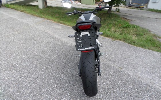 Gebrauchtmotorrad Honda CB125R - Bild 4 Gebrauchtmotorrad Honda CB125R - Bild 4