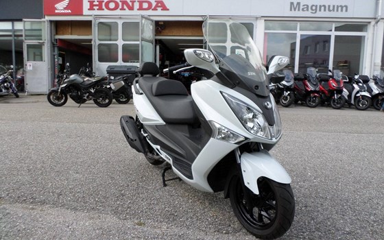 Gebrauchtmotorrad Sym GTS 300i - Bild 1 Gebrauchtmotorrad Sym GTS 300i - Bild 1