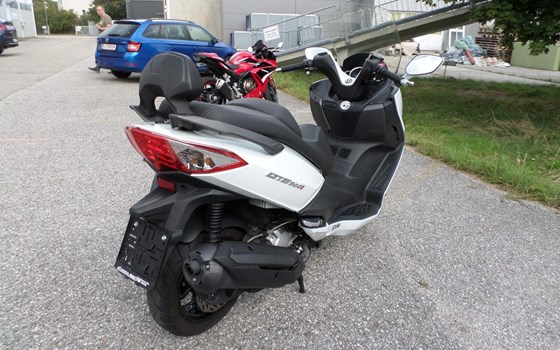 Gebrauchtmotorrad Sym GTS 300i - Bild 3 Gebrauchtmotorrad Sym GTS 300i - Bild 3