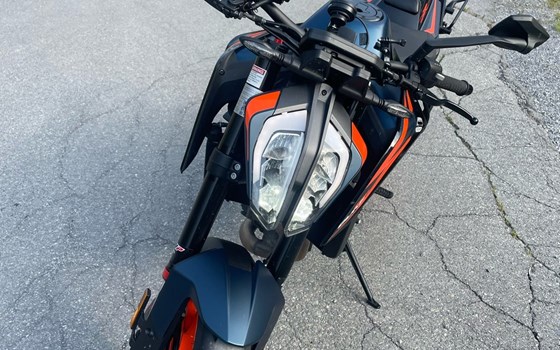 Gebrauchtmotorrad KTM 890 Duke R - Bild 2 Gebrauchtmotorrad KTM 890 Duke R - Bild 2