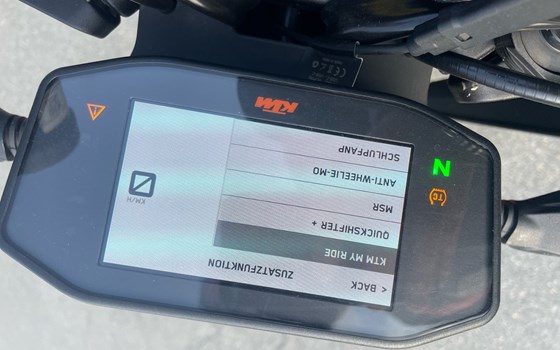 Gebrauchtmotorrad KTM 890 Duke R - Bild 8 Gebrauchtmotorrad KTM 890 Duke R - Bild 8