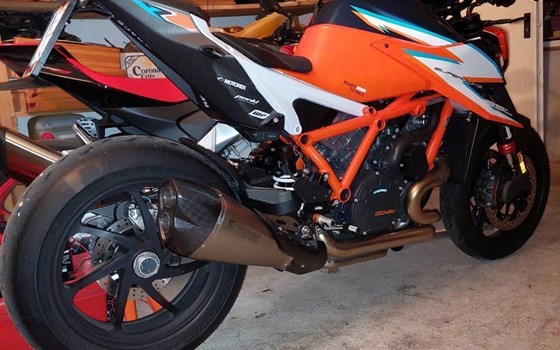 Gebrauchtmotorrad KTM 1290 Super Duke RR - Bild 1 Gebrauchtmotorrad KTM 1290 Super Duke RR - Bild 1