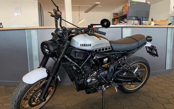 Gebrauchtmotorrad Yamaha XSR700 Legacy - Bild 3 Gebrauchtmotorrad Yamaha XSR700 Legacy - Bild 3