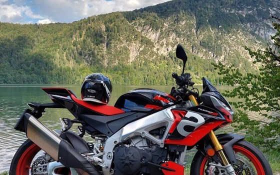 Gebrauchtmotorrad Aprilia Tuono V4 1100 Factory - Bild 7 Gebrauchtmotorrad Aprilia Tuono V4 1100 Factory - Bild 7