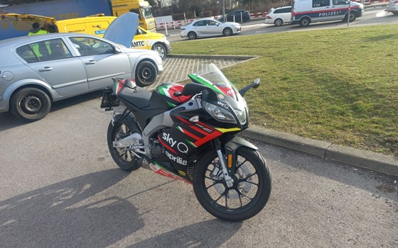 Gebrauchtmotorrad Aprilia RS 125 - Bild 1 Gebrauchtmotorrad Aprilia RS 125 - Bild 1