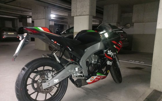 Gebrauchtmotorrad Aprilia RS 125 - Bild 4 Gebrauchtmotorrad Aprilia RS 125 - Bild 4