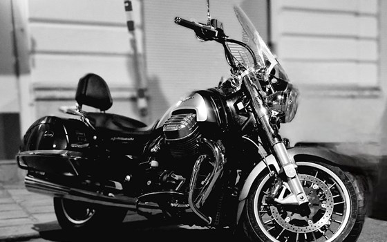 Gebrauchtmotorrad Moto Guzzi California 1400 Touring SE - Bild 3 Gebrauchtmotorrad Moto Guzzi California 1400 Touring SE - Bild 3