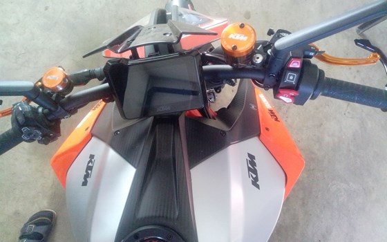 Gebrauchtmotorrad KTM 1290 Super Duke R EVO - Bild 2 Gebrauchtmotorrad KTM 1290 Super Duke R EVO - Bild 2