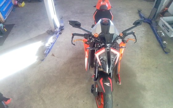 Gebrauchtmotorrad KTM 1290 Super Duke R EVO - Bild 3 Gebrauchtmotorrad KTM 1290 Super Duke R EVO - Bild 3