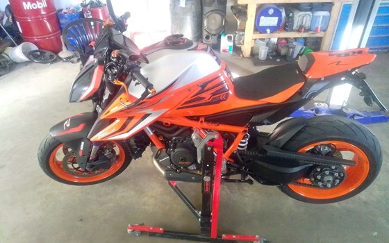 Gebrauchtmotorrad KTM 1290 Super Duke R EVO - Bild 4 Gebrauchtmotorrad KTM 1290 Super Duke R EVO - Bild 4